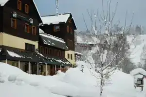 Hotel Krakonoš Benecko, Бенецко