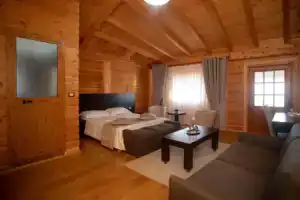 Hotel «Grandpa's House», Шкодер