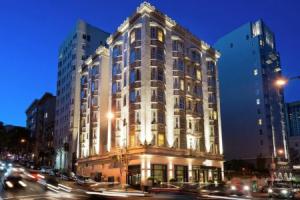 Staypineapple, An Iconic Hotel, The Loop, Чикаго