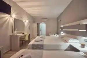 Aeon Hotel, Лаганас