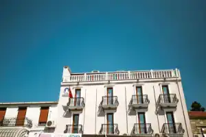 Menendi Hotel, Фоча