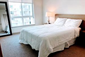Corporate Apartments opp Staples, Лос-Анджелес