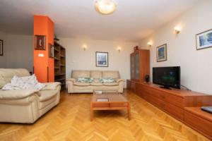 Apartment Matko Seefeld in Tirol, Макарска
