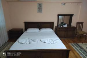 Demre Yener Apart, Демре