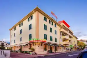 Hotel «Montenegrino», Тиват