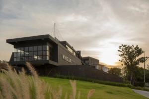 Отель «Wheeler Bed & Bike (Sha Plus+)», Банг Саен