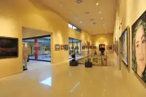 Apollonion Asterias Resort and Spa, Ликсури