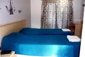 Iliada Studios, Фалираки