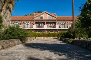 Efrosini Village, Кателиос