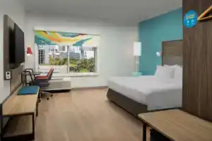Отель «Tru By Hilton Miami West Brickell», Майами