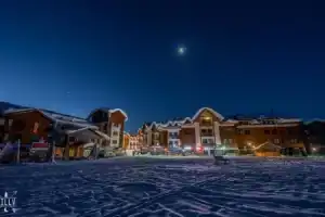 New Gudauri, Alpic, Room #208 with ski-depot, Гудаури