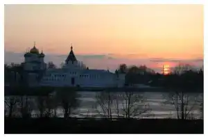 Апартаменты Любы с видом на монастырь, Кострома