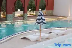 Lis Amman Holiday Villa Seaview Pool Estate Hotel (Erhai Airport Branch), Дали