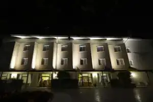 Hotel «San Benedetto», Пескьера-дель-Гарда