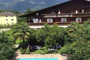 Pension Winzerhof, Мерано