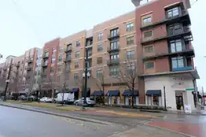 1 BR Uptown Apt close to shopping by Frontdesk, Даллас