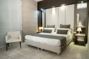 Hotel «Lafayette», Джовинаццо