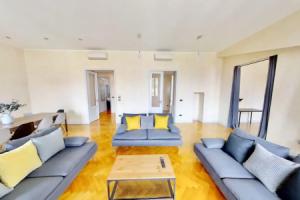 Triestevillas A/C Huge Central & Brand New - 5BR, Триест