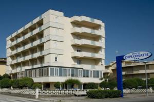 Отель «Diplomatic», Червиа