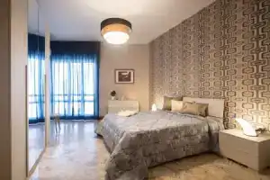 Deca Suites, Торре-Аннунциата