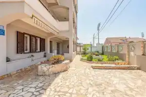 Amazing Home in Zadar With Wifi and 2 Bedrooms, Задар