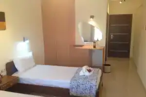 Avra Hotel, Ормос Панагиас