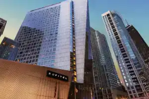 Отель «Sofitel Chicago Magnificent Mile», Чикаго
