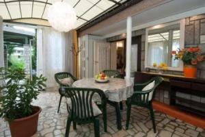 Apartmani Nives, Ловран