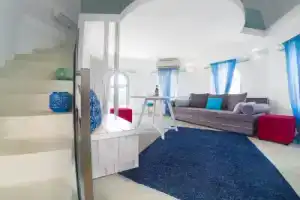 Kouros Home and Suites, Фалираки