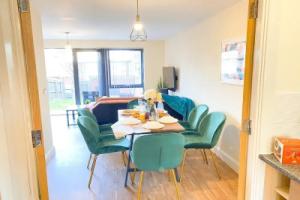 Tudors eSuites 11 Bed House City Centre, Бирмингем