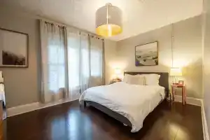 Historic Pet-Friendly Home in Downtown, Индианаполис