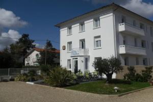 The Originals Access, Hôtel Corinna, Royan (P'tit Dej-Hotel), Руайян