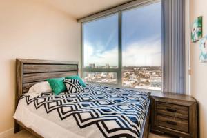 Beautiful 3 Bedroom Luxury Bldg, Сан-Диего