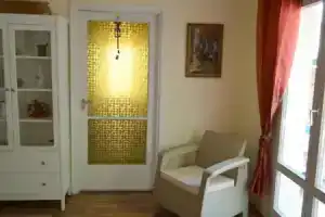 Munkácsy vendégház, Замарди