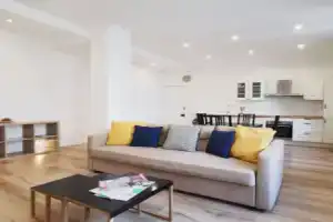 T2 ANTIBES centre-ville SPACIEUX LUMINEUX, Жуан-ле-Пен