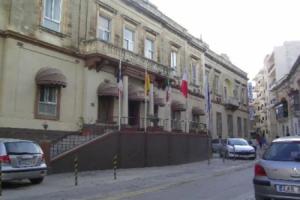 Imperial Hotel, Слима