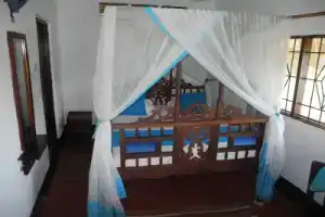 Дом для отпуска «Sazani Beach and Tidal Lounge», Нунгве
