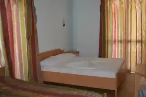 Hotel Oaz, Голем