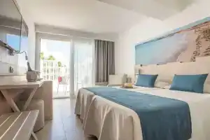 Hotel «Voramar Formentera», Пухольс