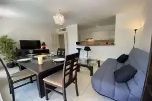 Appartement Juan les Pins, 3 pièces, 6 personnes - FR-1-252-171, Антиб