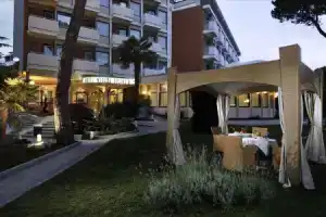 Hotel «Medusa Splendid», Линьян-Саббьядоро