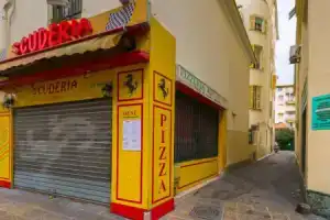 Amazing 1 Bedroom Loft in Nice City Centre Seafront, Ницца