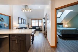 Zephyr Mountain Lodge, Condo , 7th Floor Forest and Slope View (Premium-Rated Condo 1705), Винтер-Парк