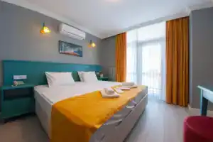 Room Room Motel, Сапанджа
