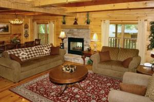 Trout House 350 - Three Bedroom Cabin, Пиджен-Форж