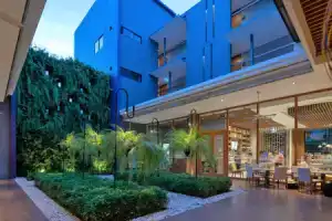 Holiday Inn Express Phuket Patong Beach Central, An Ihg Hotel - Sha Plus, Патонг