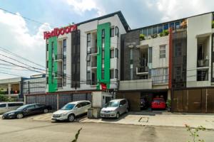 Отель «RedDoorz Plus near Plaza Indonesia», Джакарта