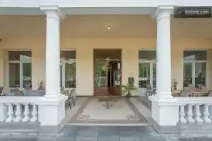Splendid Palace Dinant, Динан