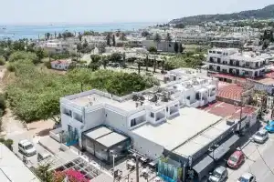 Pado Living, Фалираки