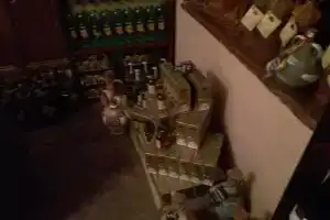 Apartment Wine, Сигнахи